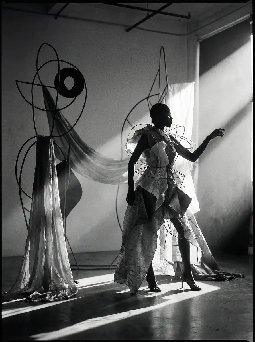 优越会网站 灵感橱窗 先锋艺术装置时装